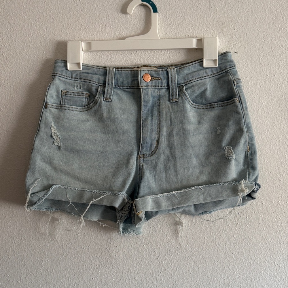 ☀️ Universal Thread • Light Wash Frayed Denim Shorts • Women’s 4R